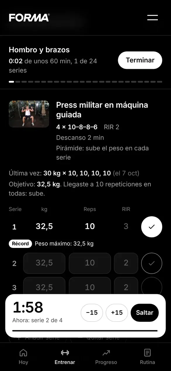 Pantalla de la app de entrenamiento de forma durante una sesión: ejercicio, series, pesos y descanso